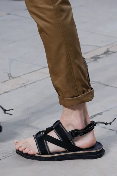Look 80